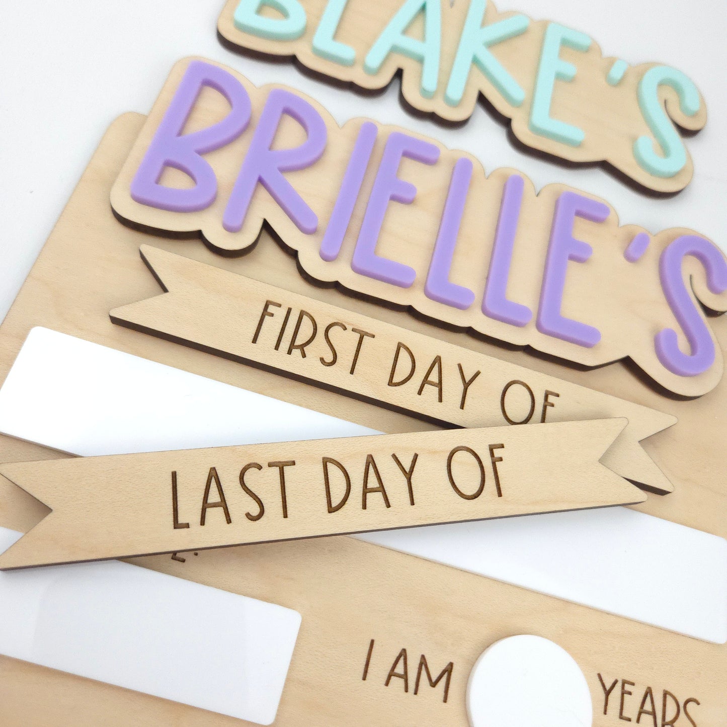 Detailed First/Last Day Sign (Interchangeable Names)