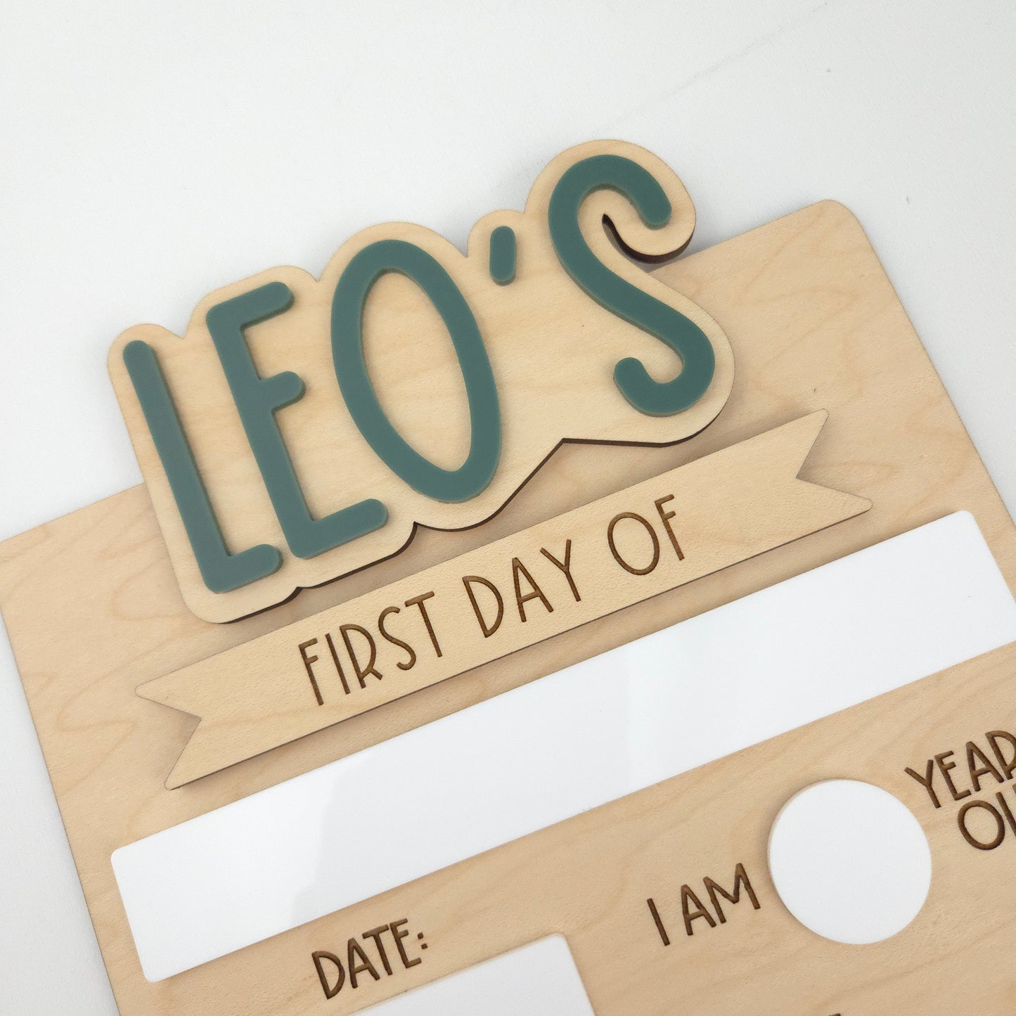Detailed First/Last Day Sign (Interchangeable Names)