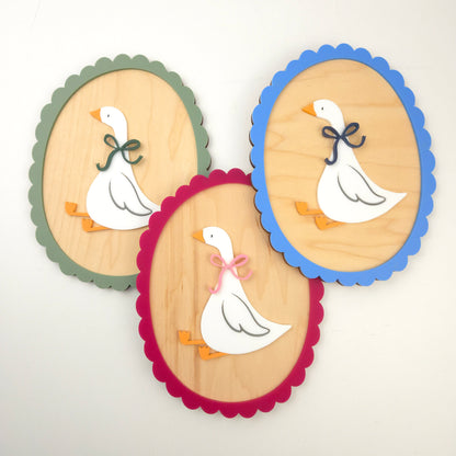 Sitting Goose with Scalloped Frame